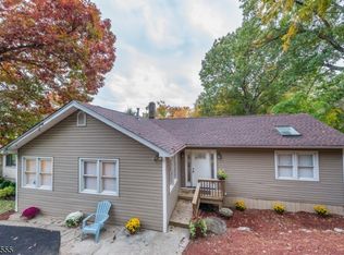 12 Mountain Glen Rd, Ringwood, NJ 07456