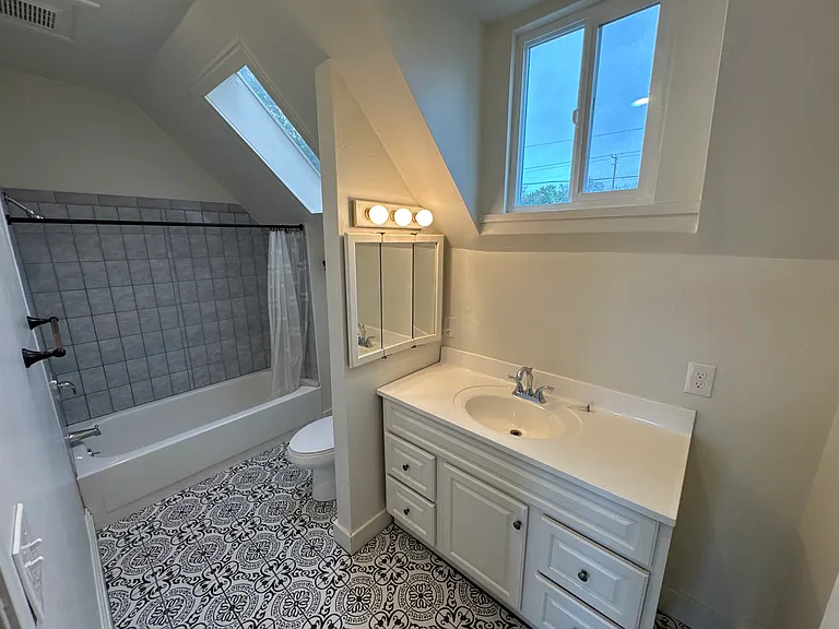 1260 E Emerson Ave #1 — Photo 13