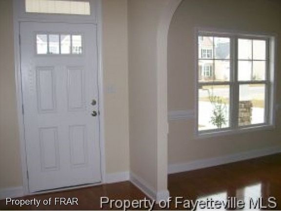 3rd image of 3520 Castlefield Ln