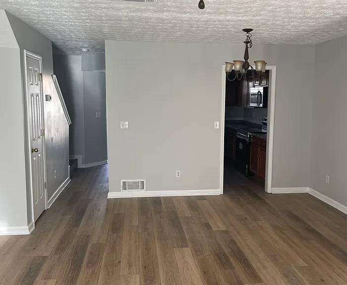 6331 Wellington Walk Way — Photo 2