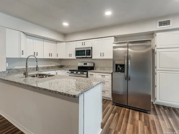 153 Amistad Blvd., Universal City, TX 78148