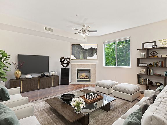 5th image of 1500 Tulipan Cir #9-1614