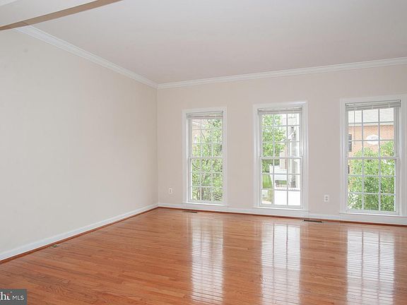 2nd image of 6913 Inlet Cove Dr