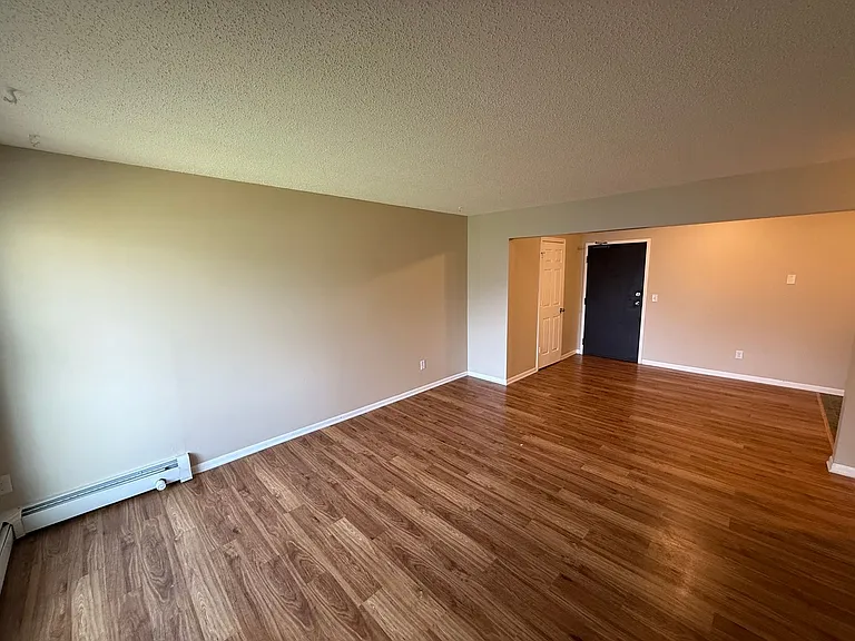 Beverly Apartments in Anoka — Photo 13