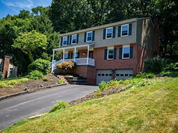 2597 Monterey Dr, Pittsburgh, PA 15241