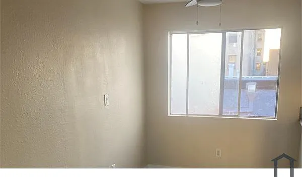 1811 W 5th St #303 — Photo 5