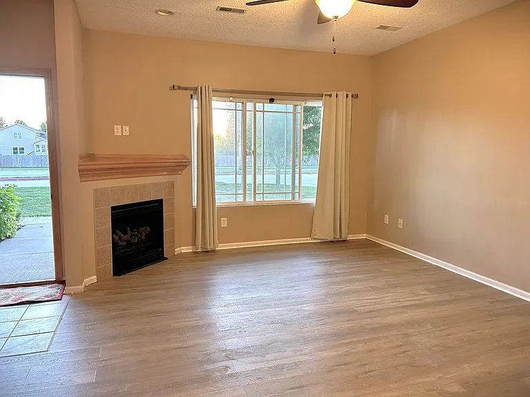1103 NE 7th Ln — Photo 9