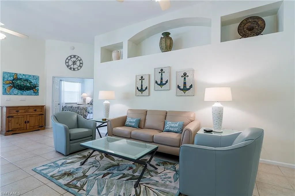 3 bed, 3.0 bath, 1960 sqft, $5,500 — Photo 3