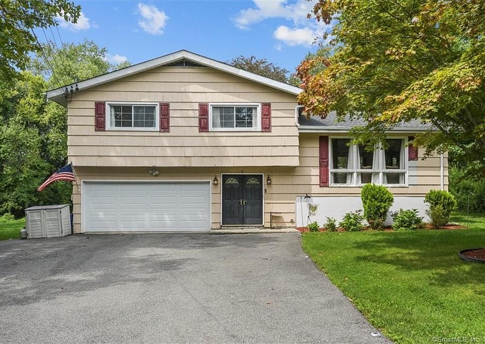 1st image of 18 Center Drive