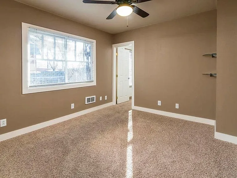 358 NW Georgia Ave — Photo 8