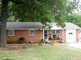 504 E 11th Pl, Sand Springs, OK 74063