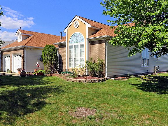 3rd image of 7 Bolton Ct