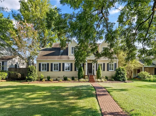 8 N Pinehurst Dr, Tuscaloosa, AL 35401