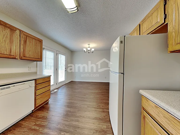 4602 Bottoms Rock Ln — Photo 5