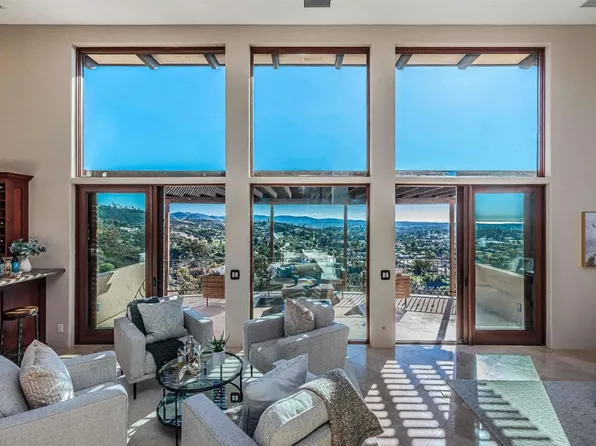 2362 Edgehill Rd, Vista, CA 92084