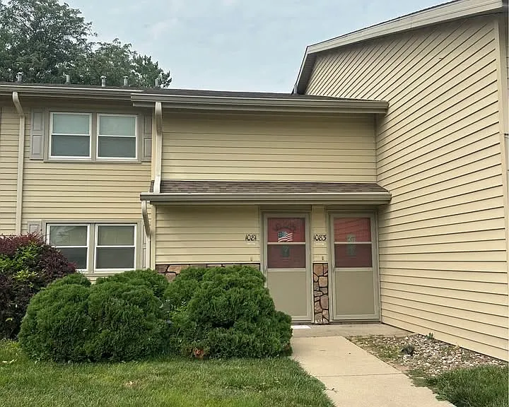 1083 NW Greenwood St #1083 — Photo 1