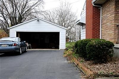 3rd image of 3204 Butternut Dr
