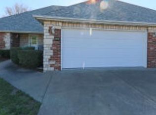 920 N Travis St, Republic, MO 65738