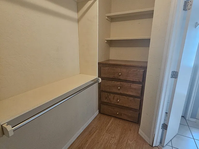 7 NW Forest Ln — Photo 17