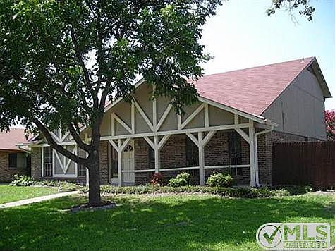 1st image of 618 Caravaca Dr