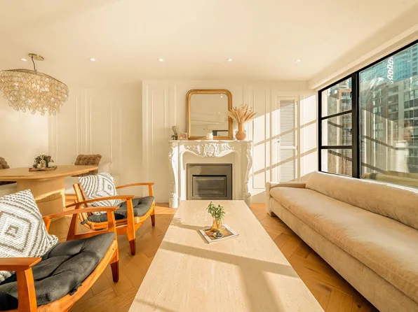 1008 Beach Ave #302, Vancouver, BC V6E 1T7