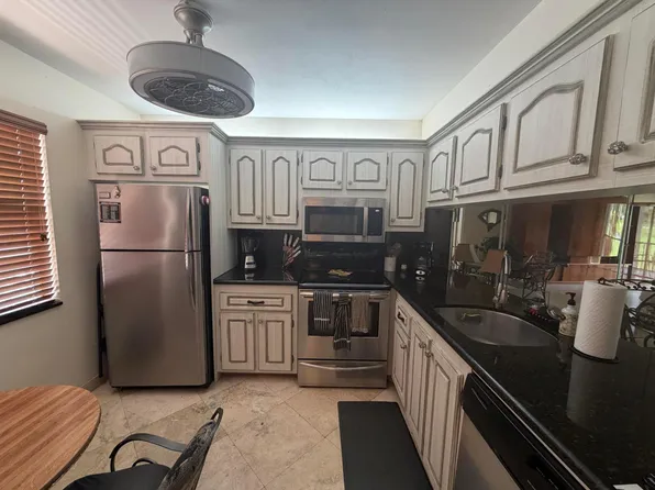 4502 MARTINIQUE Way #D2, Coconut Creek, FL 33066