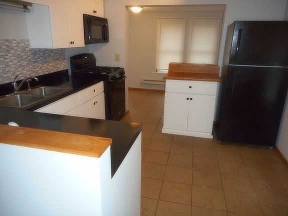 3rd image of 3446 Dupont Ave N #2