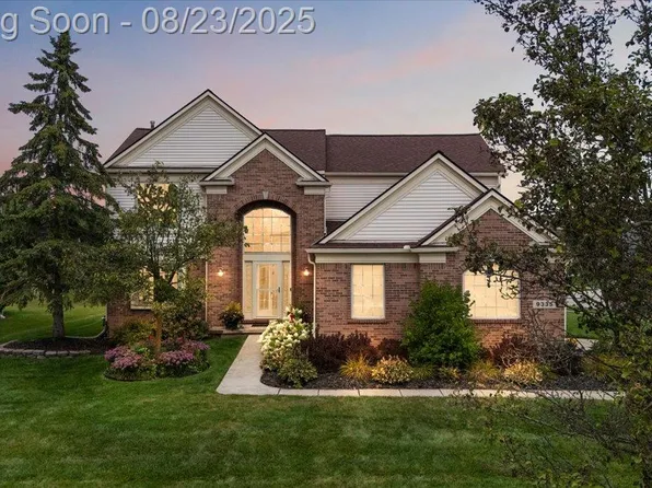 9335 W Walden Dr, Van Buren Township, MI 48111