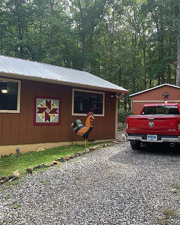 2nd image of 71 Lark Ln