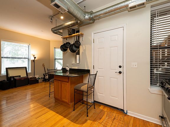5th image of 5359 N Kenmore Ave APT 2A