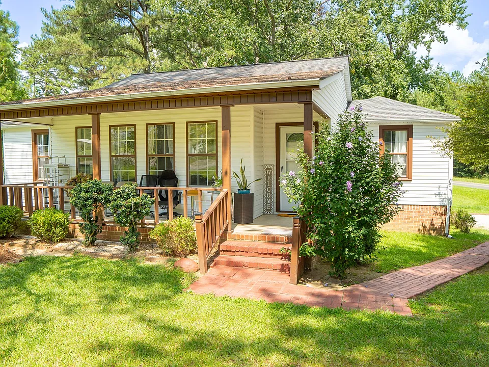 1929 John Everall Rd