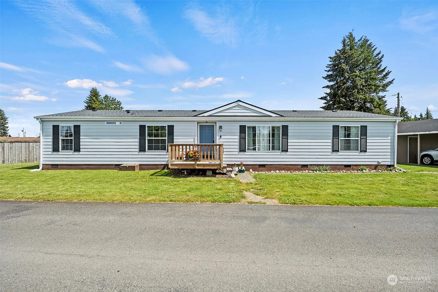 1502 W Yelm Avenue #3 photo 1