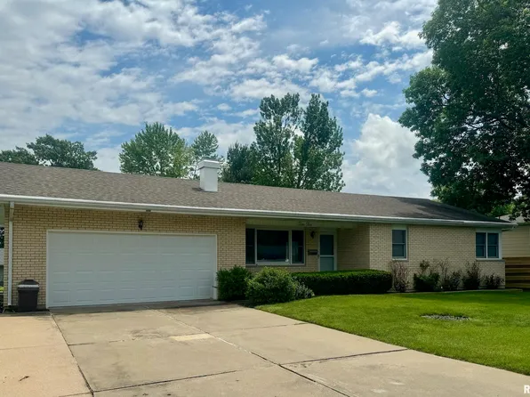 1010 S 23rd St, Quincy, IL 62301