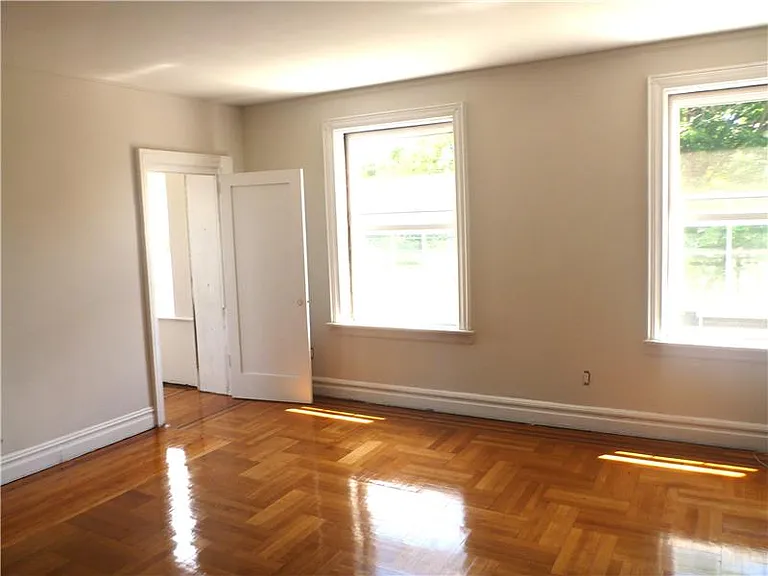 15 Vernon Ave #2 — Photo 5
