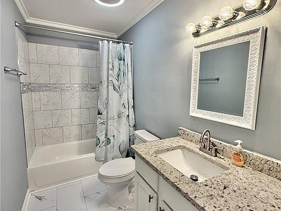 5th image of 4561 Emily Dr