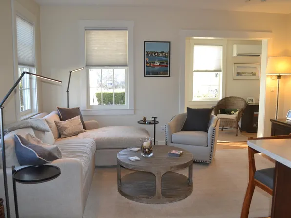 428 Pleasant St #1, Portsmouth, NH 03801