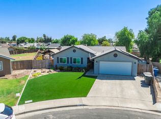876 Sherry Ct, Hanford, CA 93230