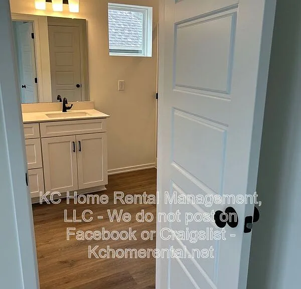8716 SW Edgewater Dr — Photo 10