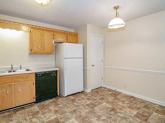 5th image of 402 E Jack Miller Blvd