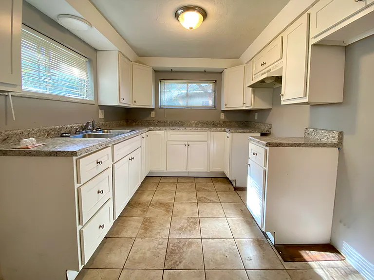 6202 Warren Dr — Photo 6