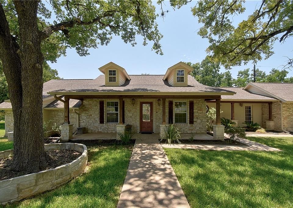 1st image of 2000 Great Oaks Dr