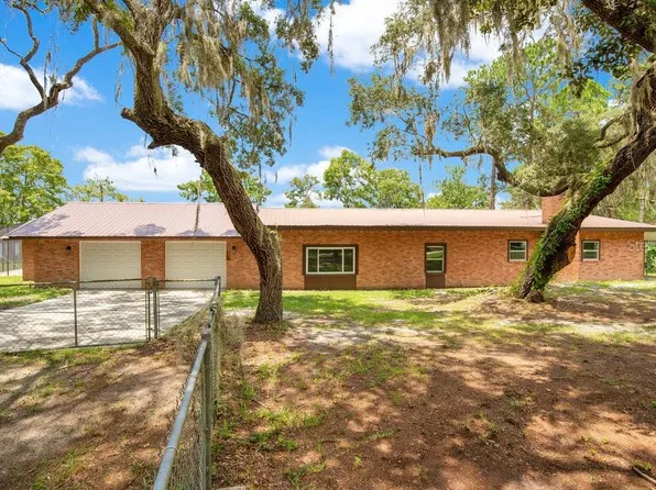 110 Lake Edge Trl, Interlachen, FL 32148