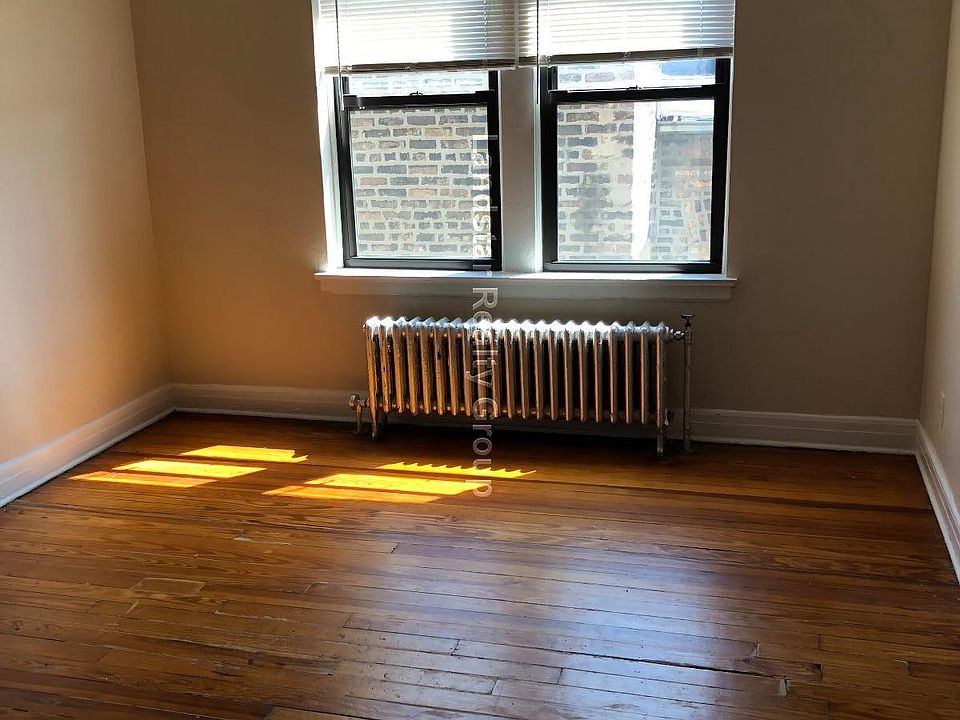 2nd image of 948 W Cuyler Ave APT 212