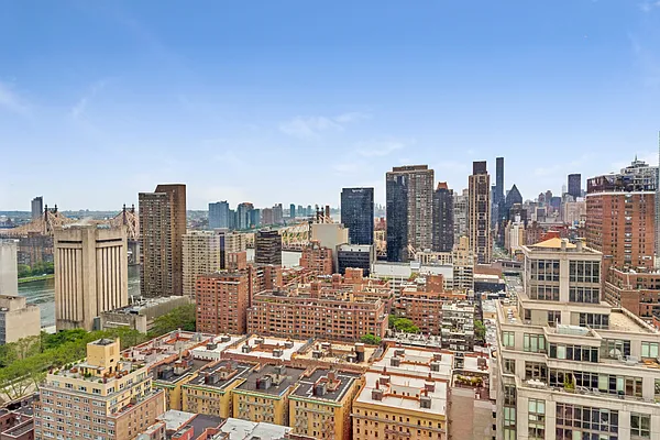 Rented by Compass | media 69