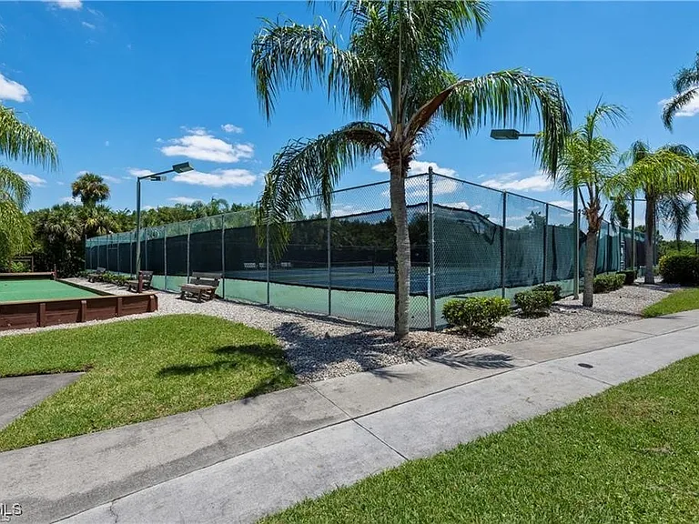 15427 Crystal Lake Dr — Photo 43
