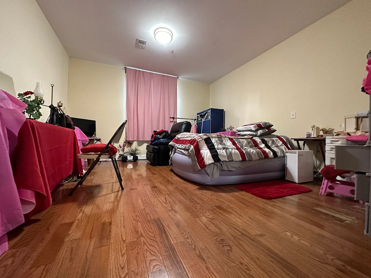 Studio, 400 sqft, $850 — Photo 1