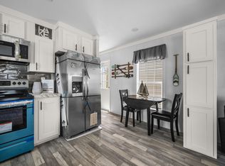 102 Fernwood Dr, Fayetteville, GA 30214