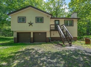 152 Mallard Ln, Bushkill, PA 18324