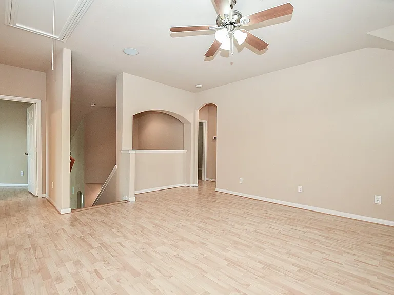 21502 Venture Park Dr — Photo 14