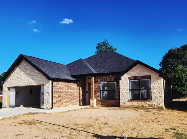 426 Deer Point Cv, Chandler, TX 75758
